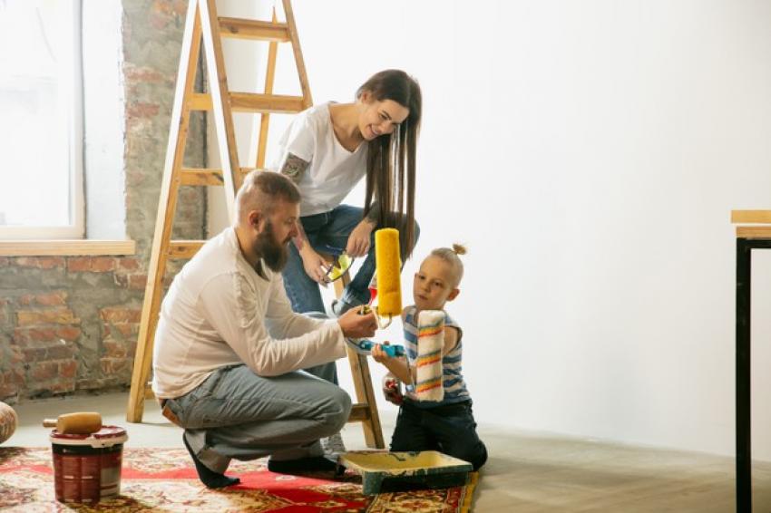 young_couple_family_doing_apartment_repair_together_themselves_mother_father_son_doing_home_makeover_renovation_concept_relations_moving_love_preparing_wall_wallpaper_155003_34425.jpg